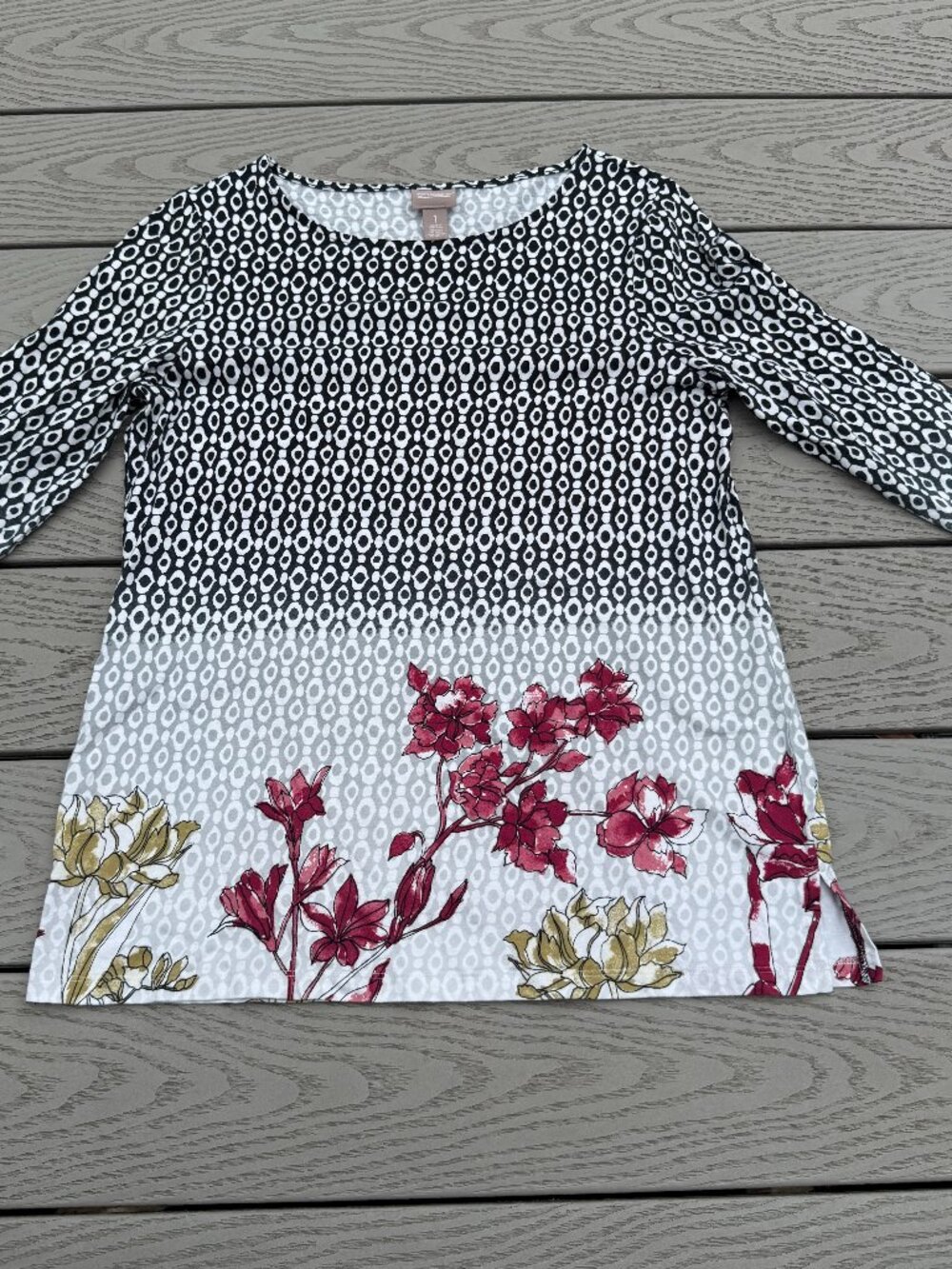 WOMENS CHICO'S GEOMETRIC FLORAL PULLOVER SHIRT TOP CHICOS SZ 1 BLACK GREY